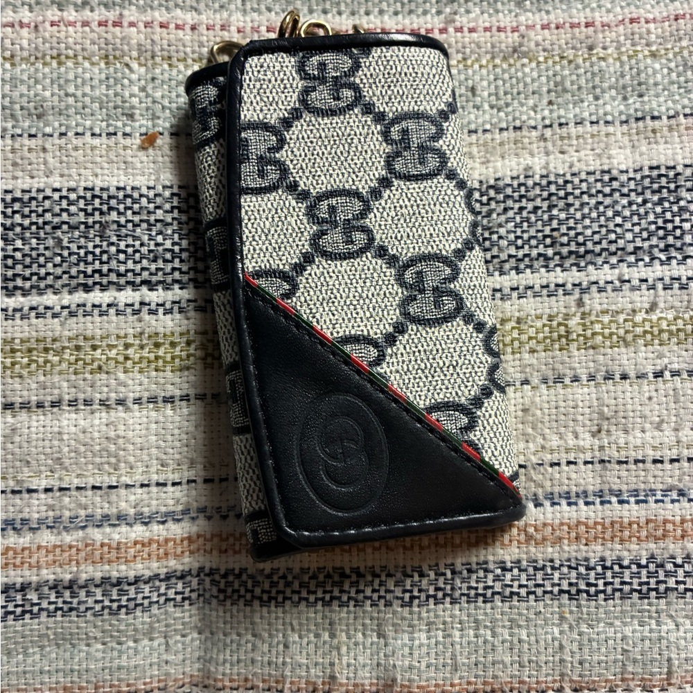 Vintage Gucci Monogram Blue and Cream Key Holder